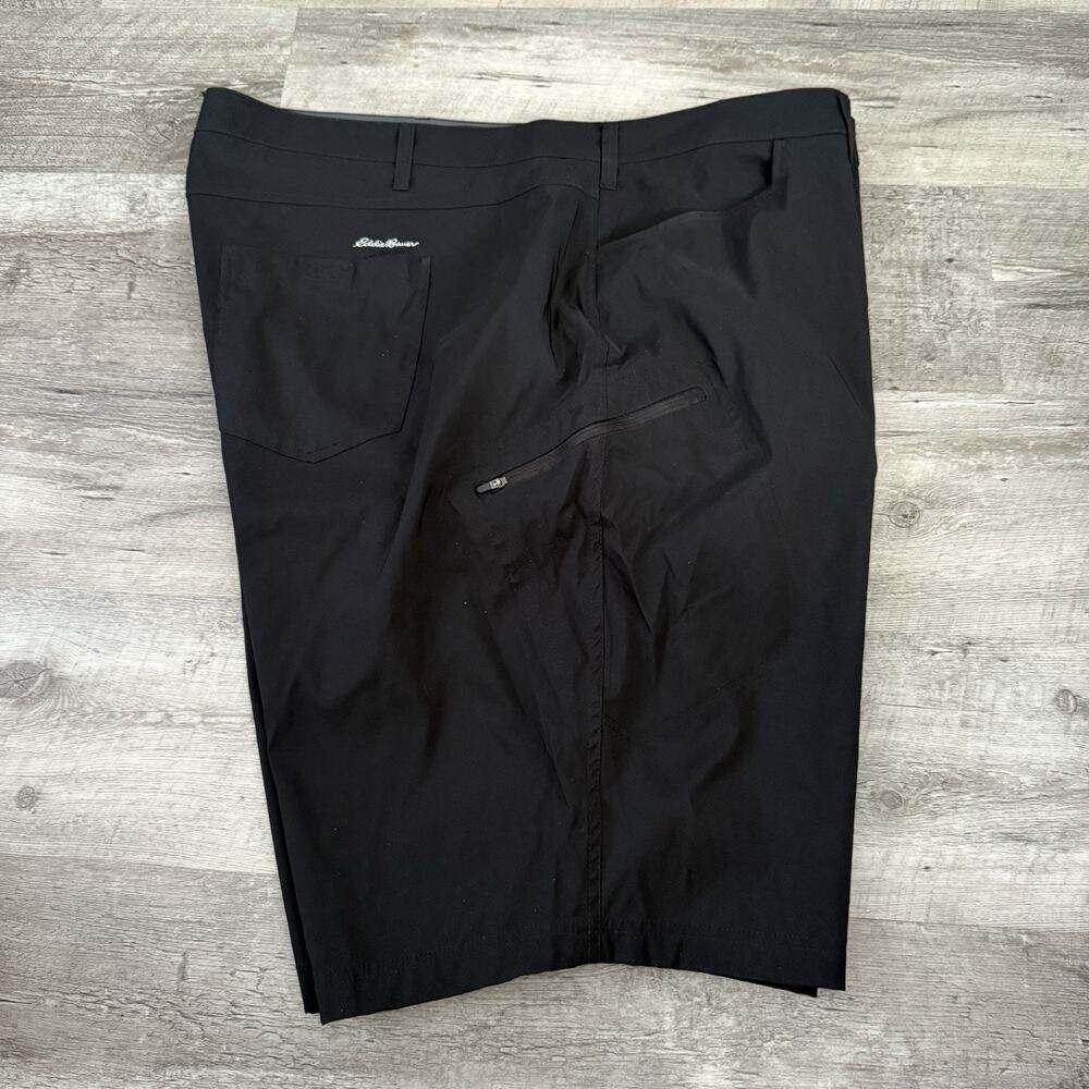 Eddie Bauer Cargo Shorts Mens 52 BIG Black Nylon Spandex Zip Pockets Lightweight